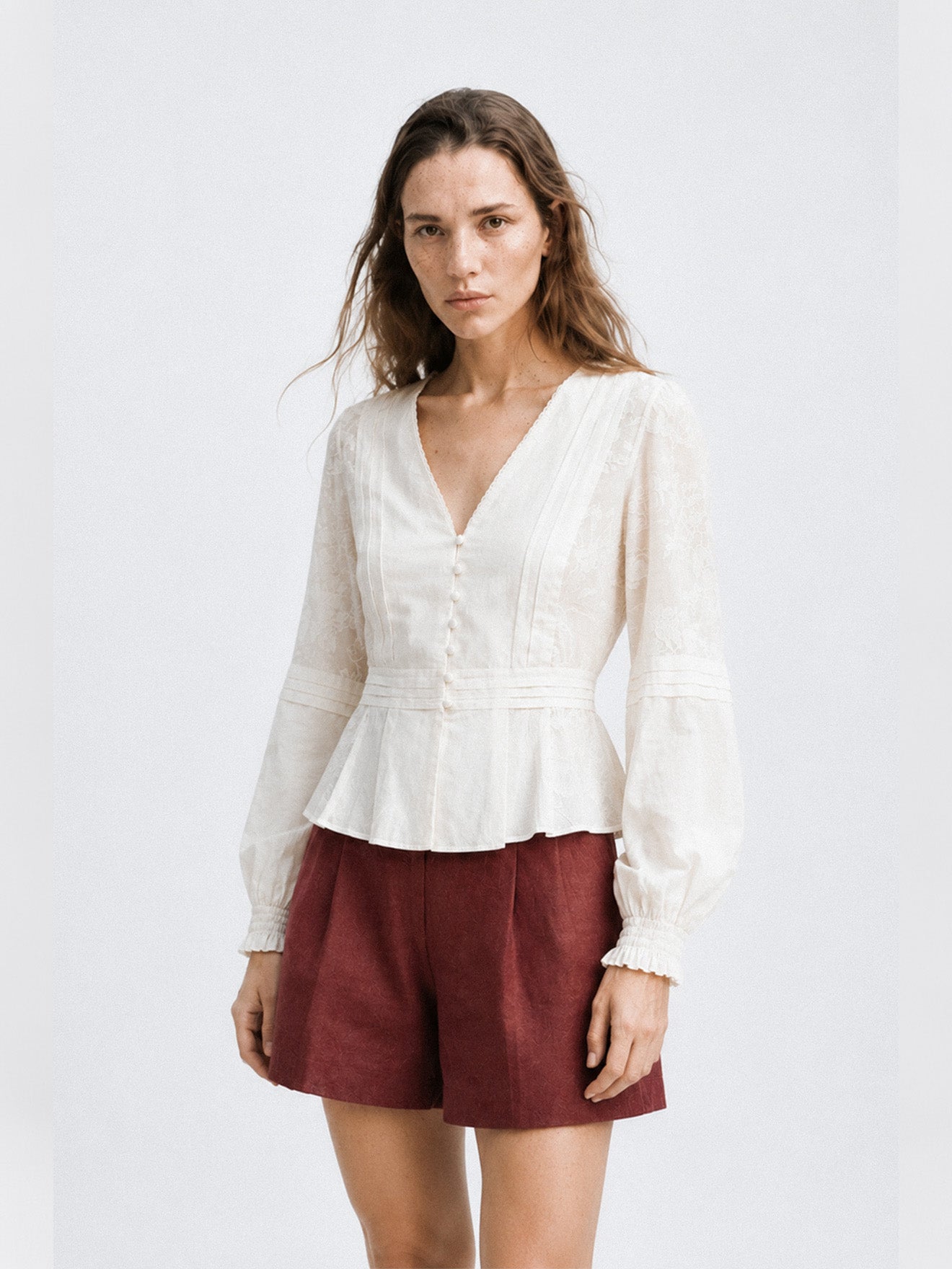 Blusa con pizzo e bottoni frontali BLUSA Silvian Heach