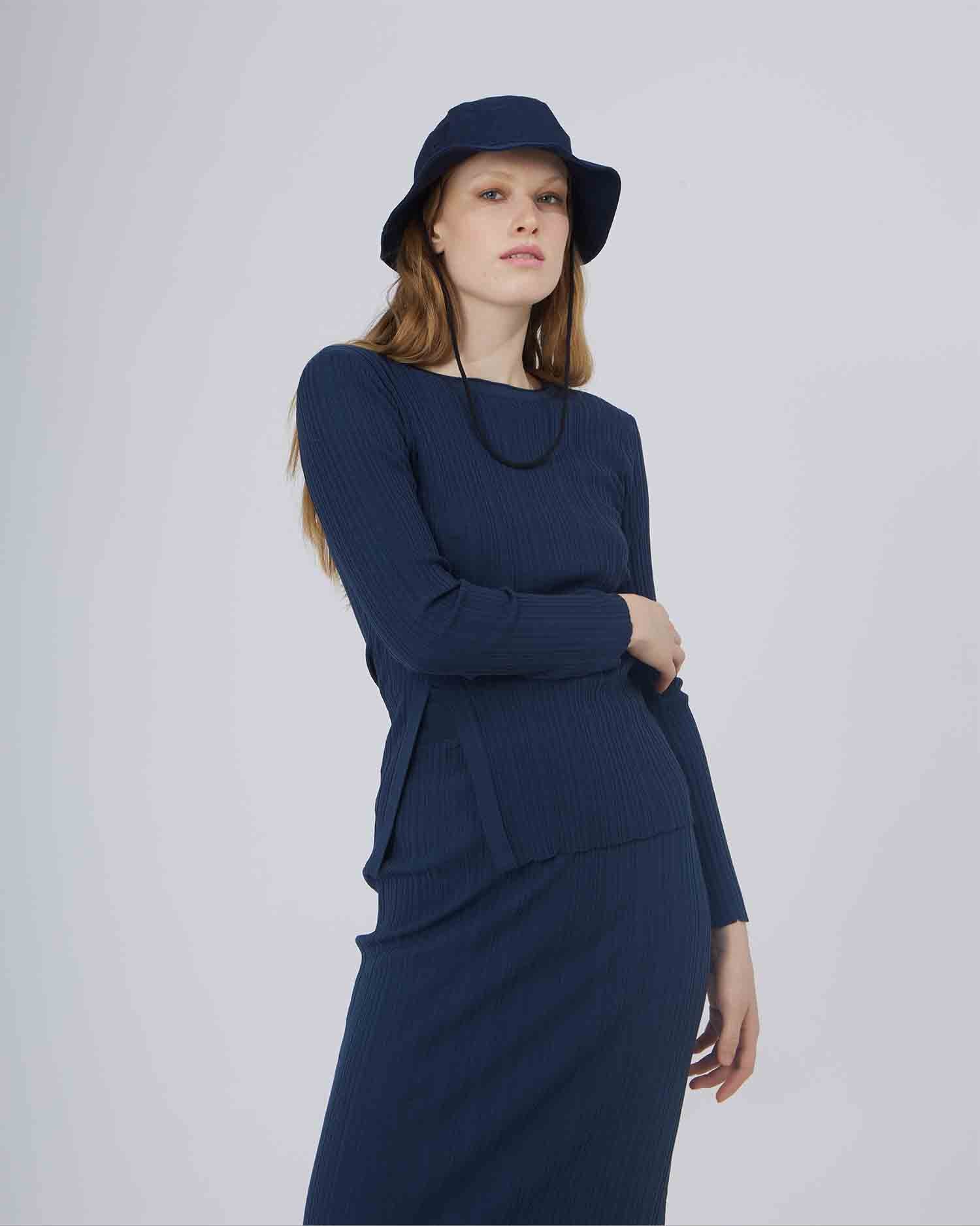 MAGLIA CON SCOLLO A BARCHETTA - Silvianheach