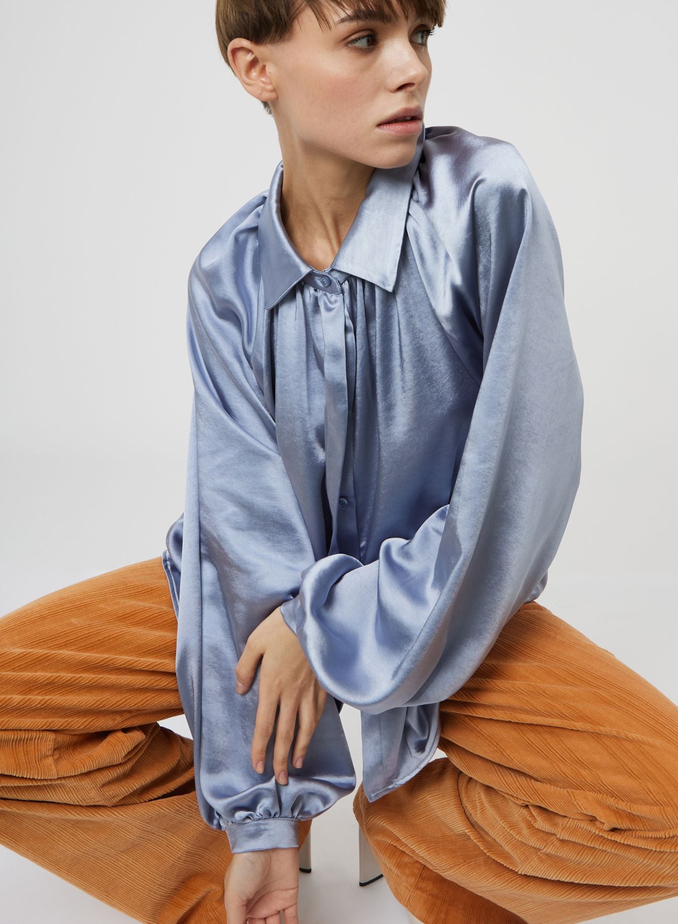 Blusa con bottoni effetto seta - Silvianheach