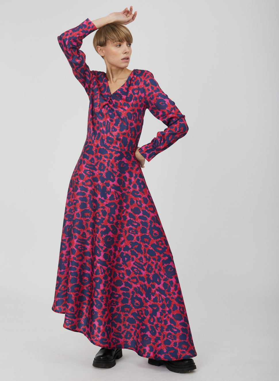 Abito lungo con pattern animali allover - Silvianheach